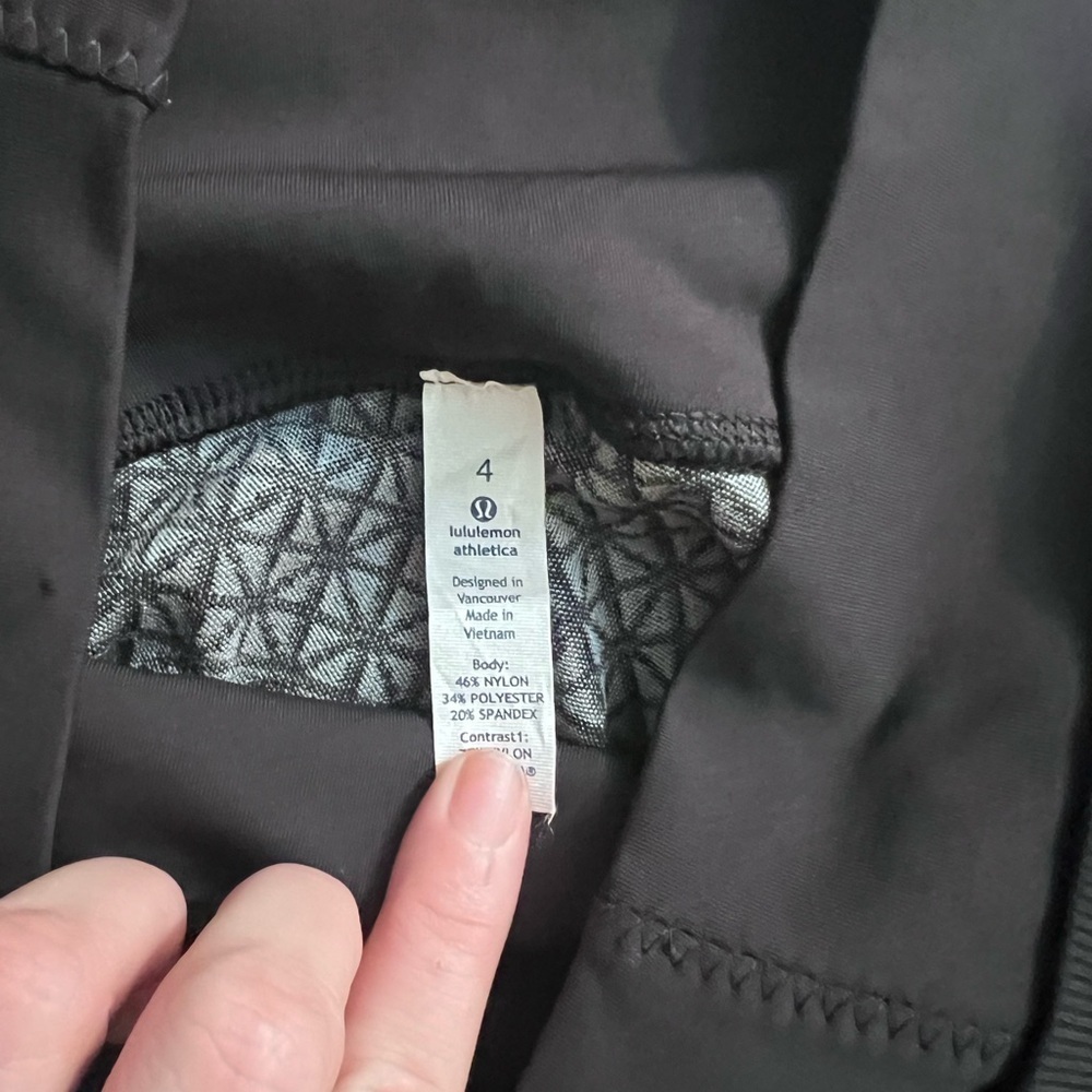 lululemon athletica Black and White Patternen Leggings - Picture 2 of 3